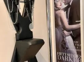Apartamento Tons de Cinza , Banheira, Pole Dance, Estac , TV 58 pol