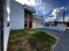 Casa de condomínio em Paripueira com piscina e perto da praia