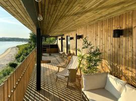 Small Beach House With Sea View At Little Belt, hotel in Strib