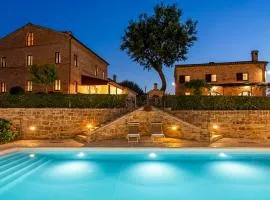 Historic Villa With Pool In Marche Hills