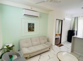 White Grass3 Cozy Apt in Gurgaon、グルガオンのホテル