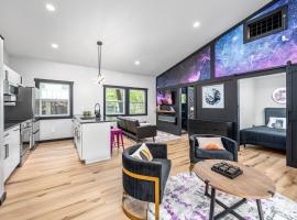 Galaxy Tree House, Hotel in Dogwood Acres