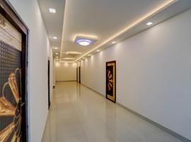 Spot On THE RAJA GRAND, hotel in Akbarpur