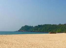 Shree's Seaside Homestay - Sea Pearl