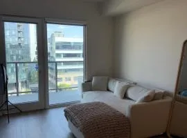 Elevated Escape Luxury 1BR in Hollywood