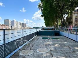 La péniche de Santa Cruz - Sur la Meuse, centre ville, thuyền ở Liège