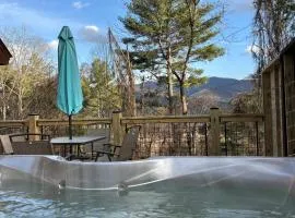 Blue Ridge Cozy Cabin-Hot Tub & Dog Friendly