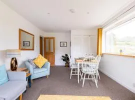 The Old Salt Store, 2 bed apartment with stunning river view