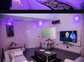 Lushville Hotels and Suites, hotel in Benin City