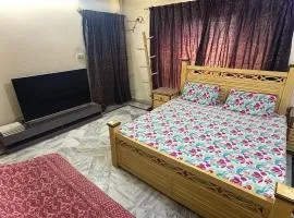 Capital Express Guest House H-13 Islamabad - Near Airport, Bus and Train Station