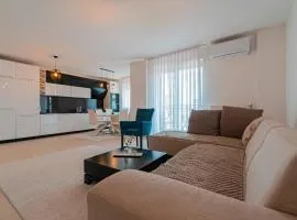 Modern Getaway Near Station