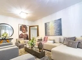 CASA CONFORTÁVEL, 5 SUITES e 1 QUARTO