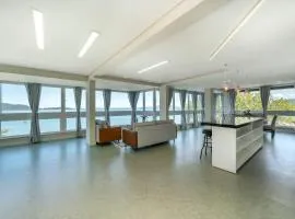 B300 - Casa Beira Mar com piscina Privativa