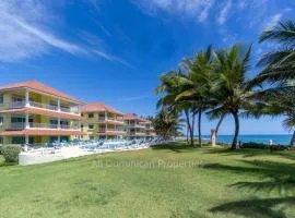 Ocean front, direct access to the beach