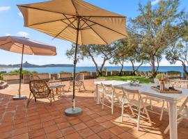 Luxury Villa Maestrale- San Giovanni di Sinis, hotel v mestu Càbras