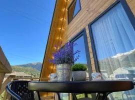 Mestia Sunrise Cottage - 1BR Cosy Stay in Svaneti