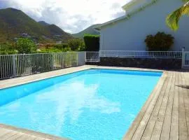 Relaxation 100 m from Orient Bay