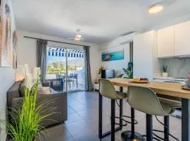 Renovated apartment with sunny terrace and ocean views in Malibu Park Tenerife