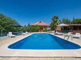 Stunning Villa - Infinity Pool & Mountain Views