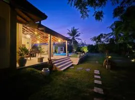 Aaryana Lagoon