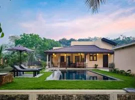 Aaryana Lagoon