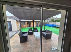 Chez Roberto, hotel na may mga hot tub sa La Chapelle-Saint-Mesmin