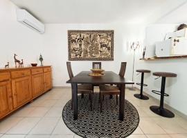 L'oasis urbain - Charme unique et piscine, hotel in Foix