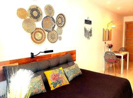 Ravissant studio au coeur du Vieil Antibes, hotel a Antibes