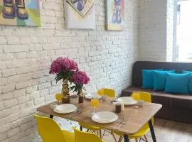 Квартира-студія в історичному центрі міста біля Центральної площі
