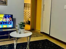 Woodland Suites with Airport Shuttle