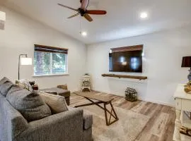 1 Mi to Dtwn CDA Pet-Friendly Home with Patio!