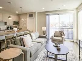 Landing Stylish 1BD Gym Clubhouse