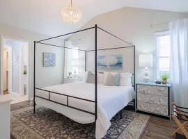 FAMILY Friendly Sleeps 10 4 Bedrooms King Bed & Pets