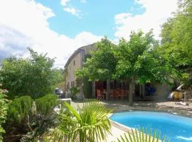 Maison 6p, 3ch, piscine chauffée, rivière, randonnée, proche VALLON Pt d'Arc