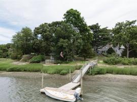 Waterfront Paradise in St James, hotel v destinaci Nissequogue