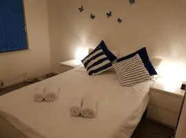Small bedroom for 3 people