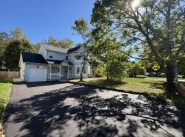 Spacious 2-BR Basement Suite Near Lake Simcoe & Beach Park
