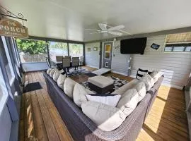 Fisherman's Hideaway! Home on canal in Okeechobee!