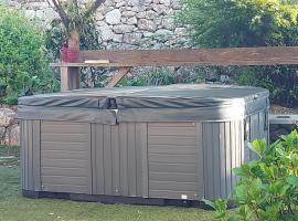 Cvn, hotel in Saint-André-de-Majencoules