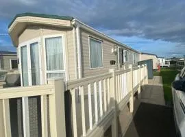 Lisa caravan hire