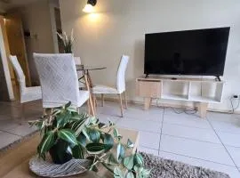 Departamento PREMIUM Amplio 2 camas matrimoniales 2 Baños con Estacionamiento Gratis privado