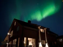 Aurora Polaris Apartment - Outdoor Sauna - FREE Parking - 750m from City Center