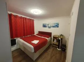 AMH Hotel - Greenford Station