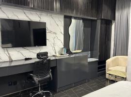 The Residence Hotel And Suites, hotel s vířivkou v destinaci Benin City