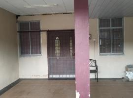 Mastermind Malay Semeling Homestay, hotelli kohteessa Bedung