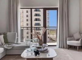 Signature Yas 1BR Upgraded semiGolf and Water View