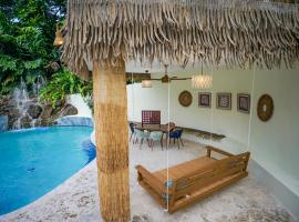 Villa Bali with 5BR, Pool, WIFI, AC in el Yunque، فندق في ريو غراندي