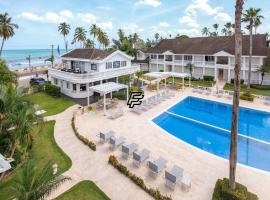 Luxury Penthouse in front of the Sea in Las Terrenas, hotel in Las Terrenas