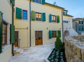 Hostel Dvor, hostel in Split