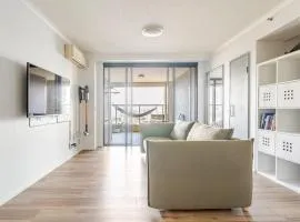 Story Bridge View Sky Home